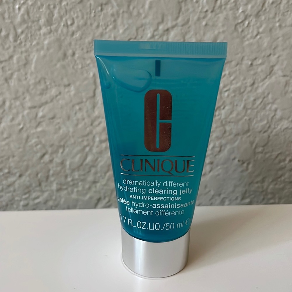 Clinique Dramatically Different Hydrating Clearing Jelly
